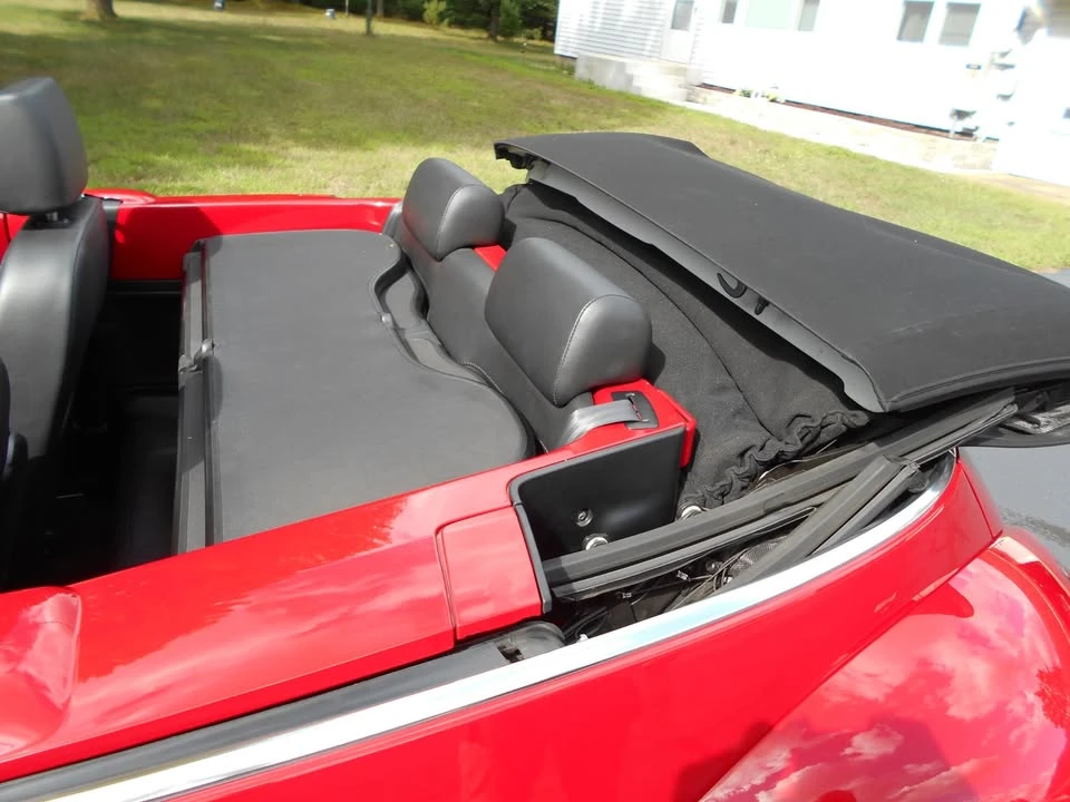 2009 Volkswagen New Beetle - Image 6 of 11