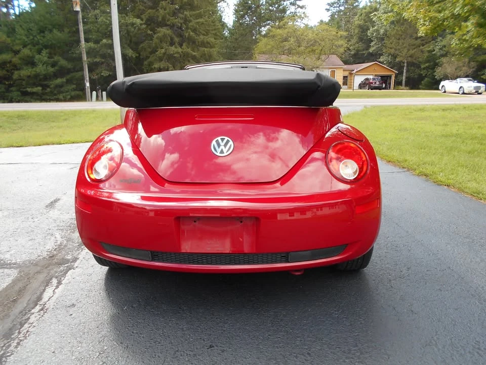 2009 Volkswagen New Beetle - Image 4 of 11
