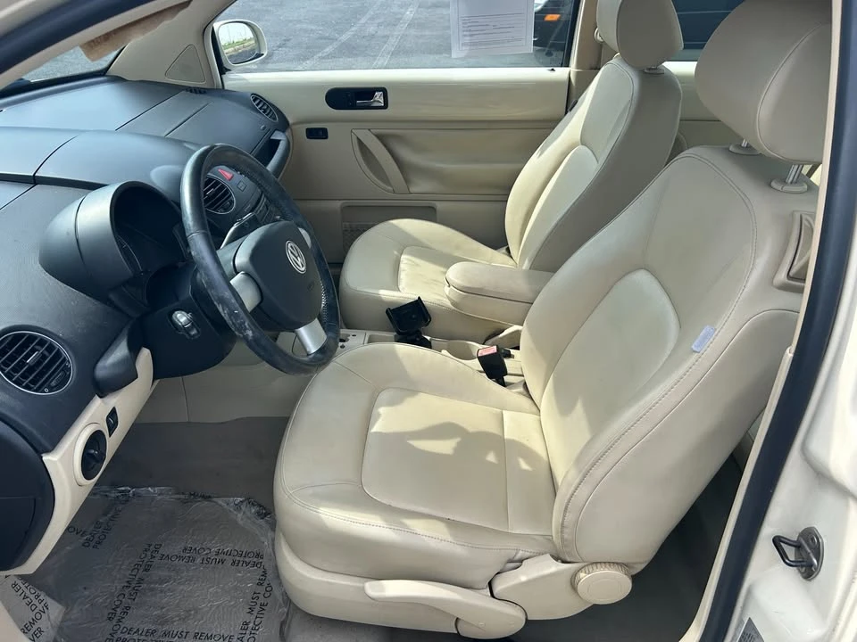 2009 Volkswagen New Beetle - Image 9 of 16
