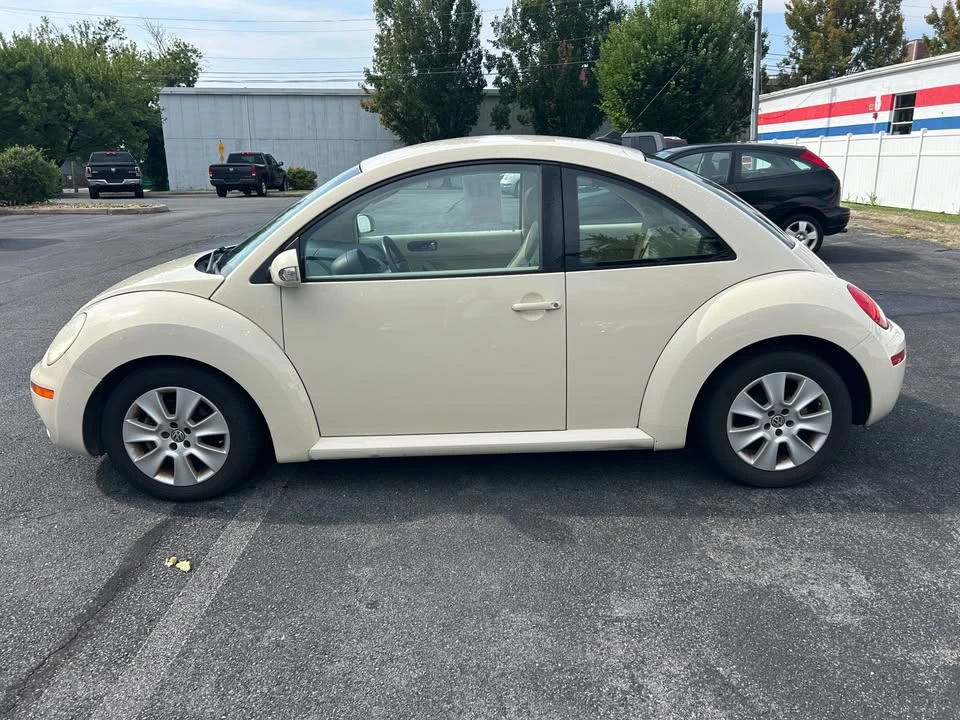 2009 Volkswagen New Beetle - Image 6 of 16