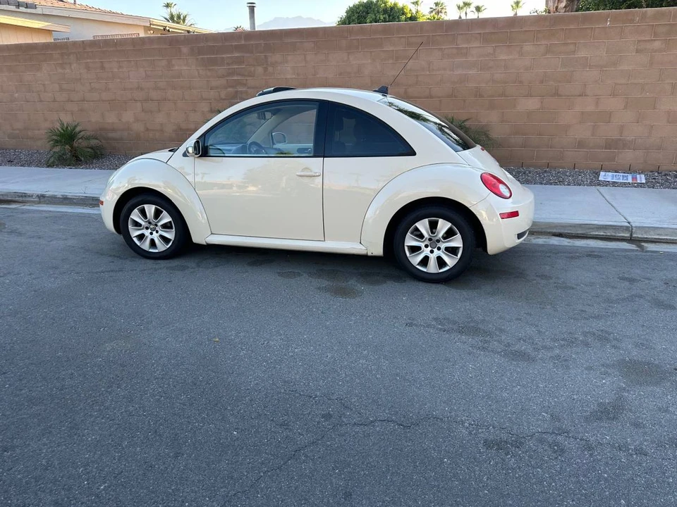 2009 Volkswagen New Beetle - Image 4 of 7