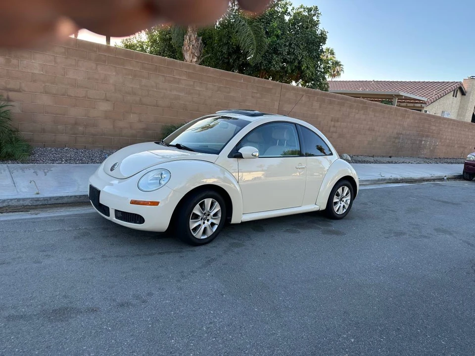 2009 Volkswagen New Beetle - Image 3 of 7
