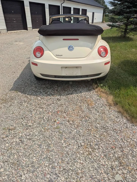 2009 Volkswagen New Beetle - Image 3 of 9