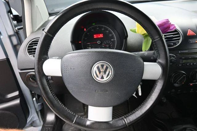 2009 Volkswagen New Beetle - Image 17 of 20