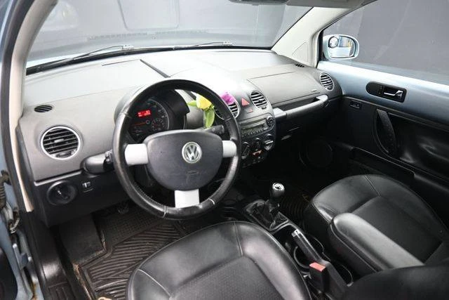 2009 Volkswagen New Beetle - Image 12 of 20