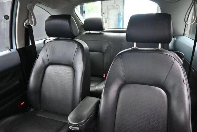 2009 Volkswagen New Beetle - Image 13 of 20