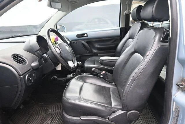 2009 Volkswagen New Beetle - Image 11 of 20
