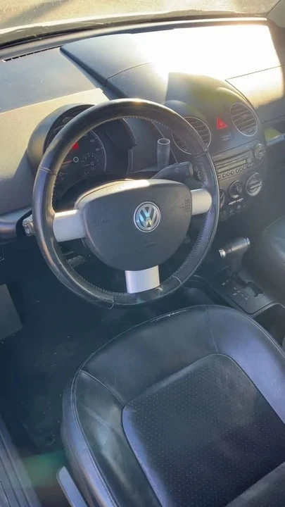 2009 Volkswagen New Beetle - Image 12 of 16