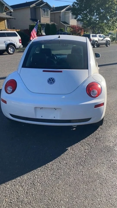 2009 Volkswagen New Beetle - Image 5 of 16