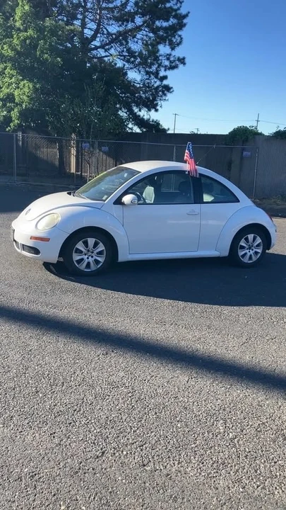 2009 Volkswagen New Beetle - Image 8 of 16