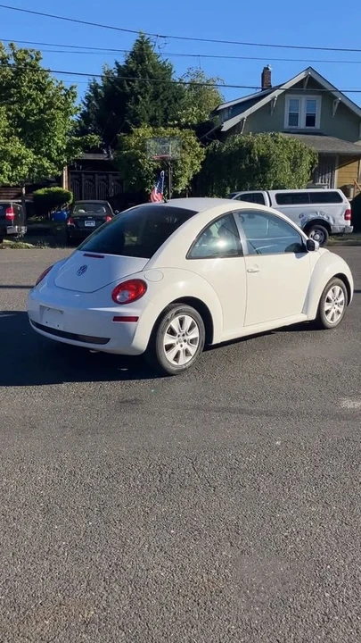 2009 Volkswagen New Beetle - Image 4 of 16
