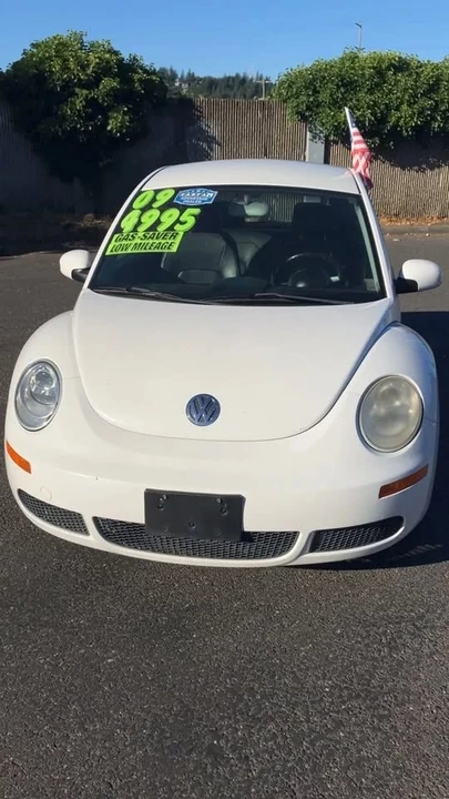 2009 Volkswagen New Beetle - Image 10 of 16