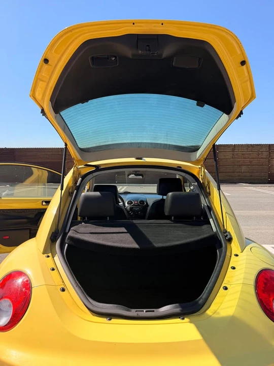 2009 Volkswagen New Beetle - Image 12 of 13