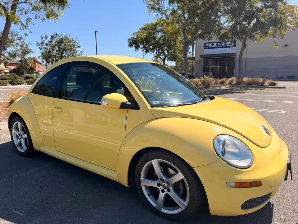 2009 Volkswagen New Beetle - Image 5 of 13