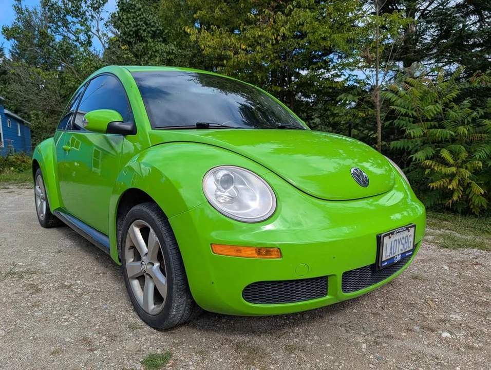 2009 Volkswagen New Beetle - Image 6 of 7