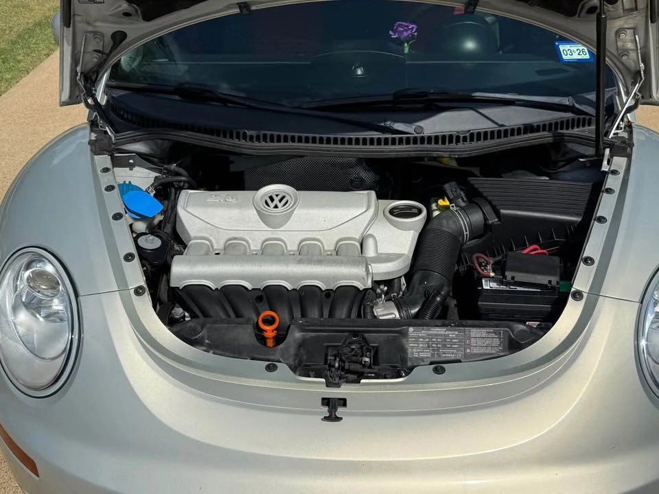 2009 Volkswagen New Beetle - Image 5 of 11