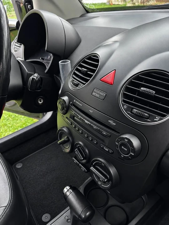 2009 Volkswagen New Beetle - Image 7 of 10