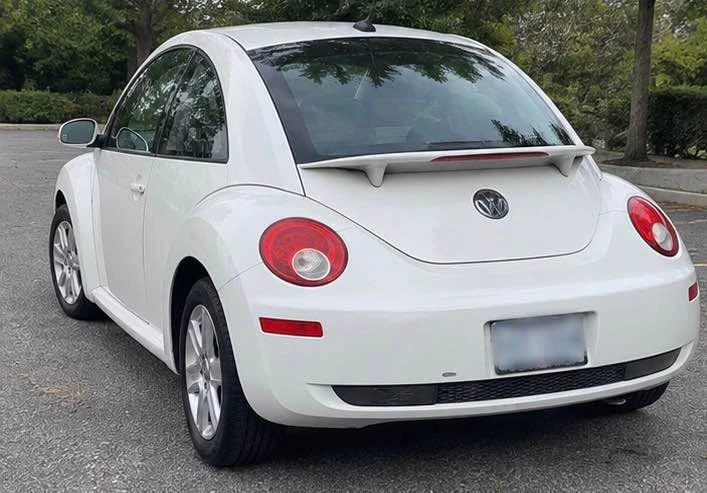 2009 Volkswagen New Beetle - Image 2 of 8