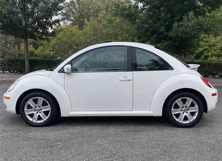 2009 Volkswagen New Beetle - Image 3 of 8