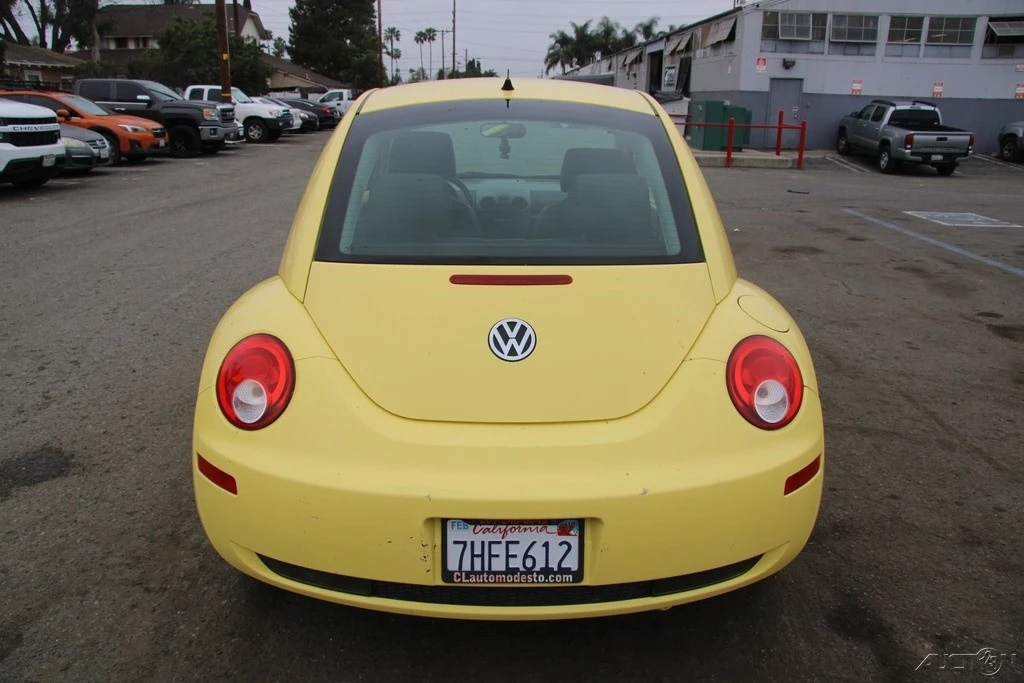 2009 Volkswagen New Beetle - Image 6 of 21