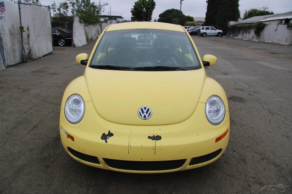 2009 Volkswagen New Beetle - Image 11 of 21