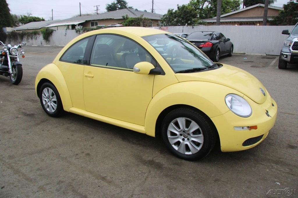 2009 Volkswagen New Beetle - Image 2 of 21