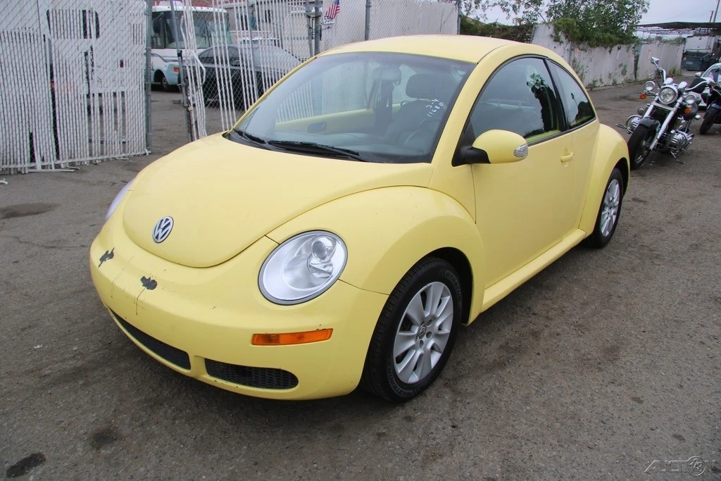2009 Volkswagen New Beetle - Image 10 of 21