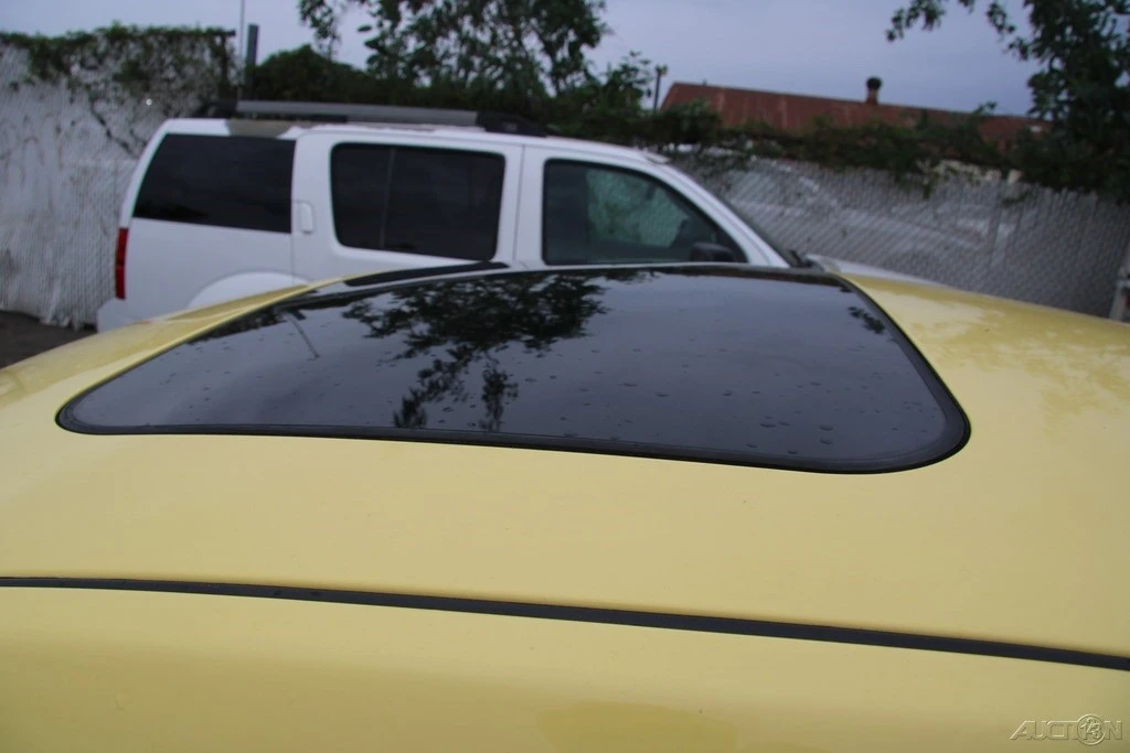 2009 Volkswagen New Beetle - Image 10 of 21