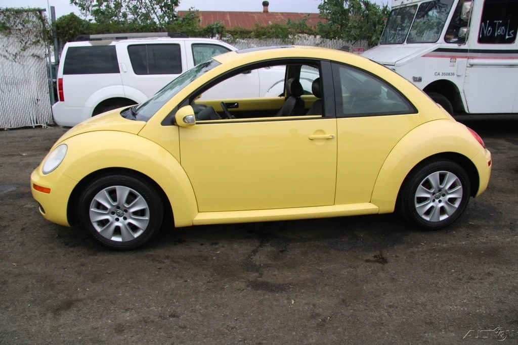 2009 Volkswagen New Beetle - Image 7 of 21