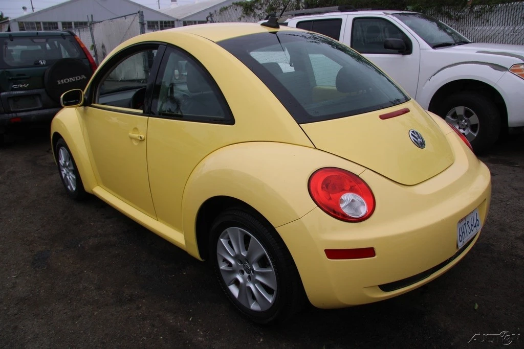 2009 Volkswagen New Beetle - Image 6 of 21