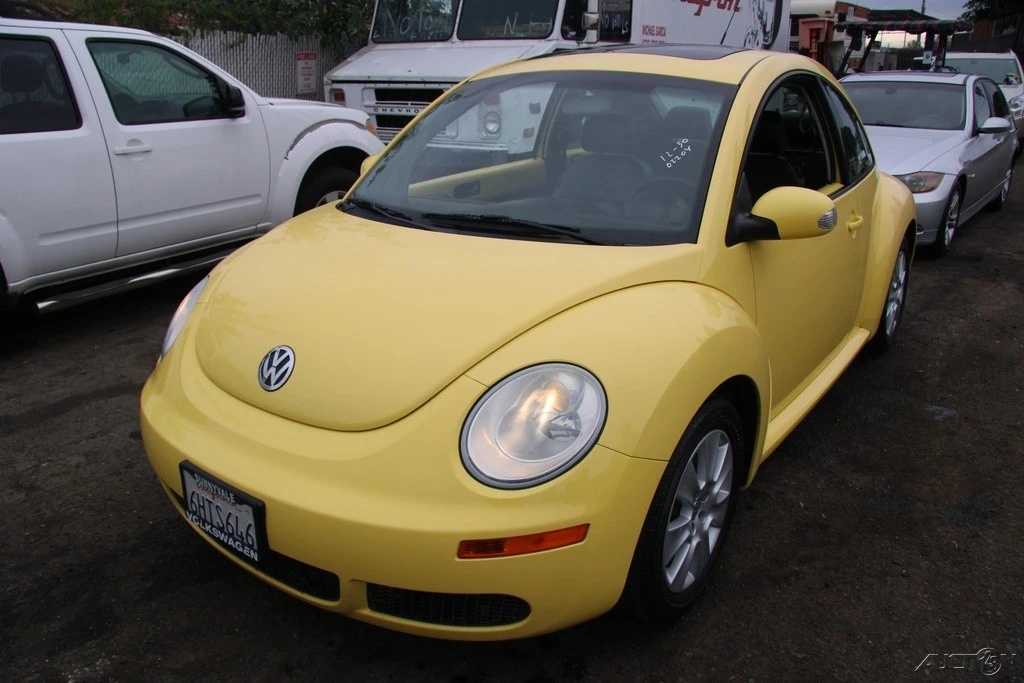 2009 Volkswagen New Beetle - Image 8 of 21