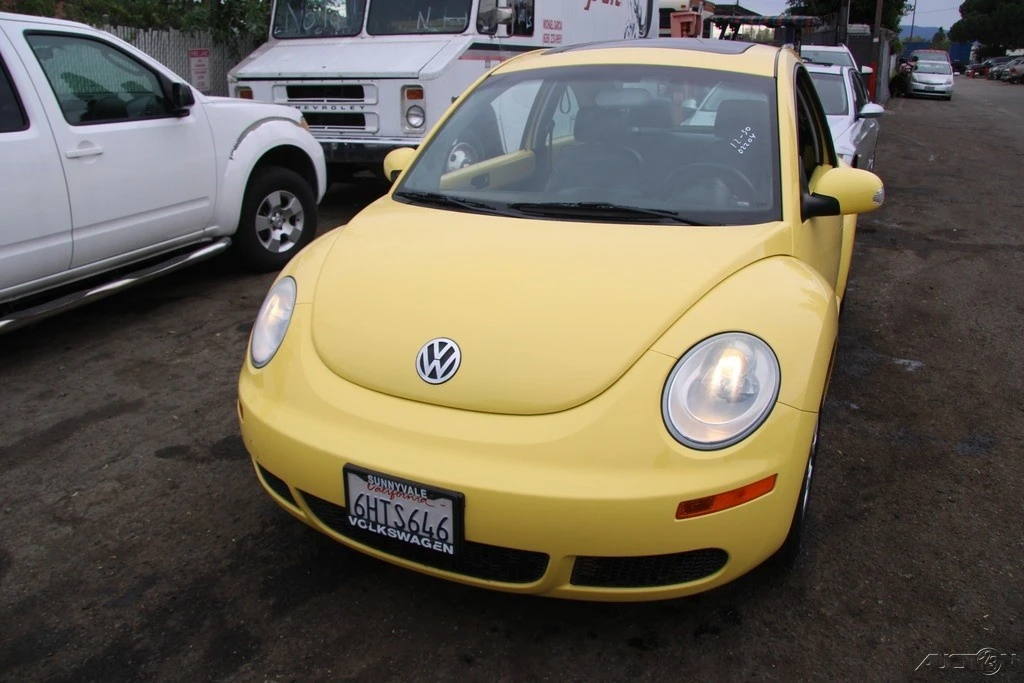 2009 Volkswagen New Beetle - Image 9 of 21