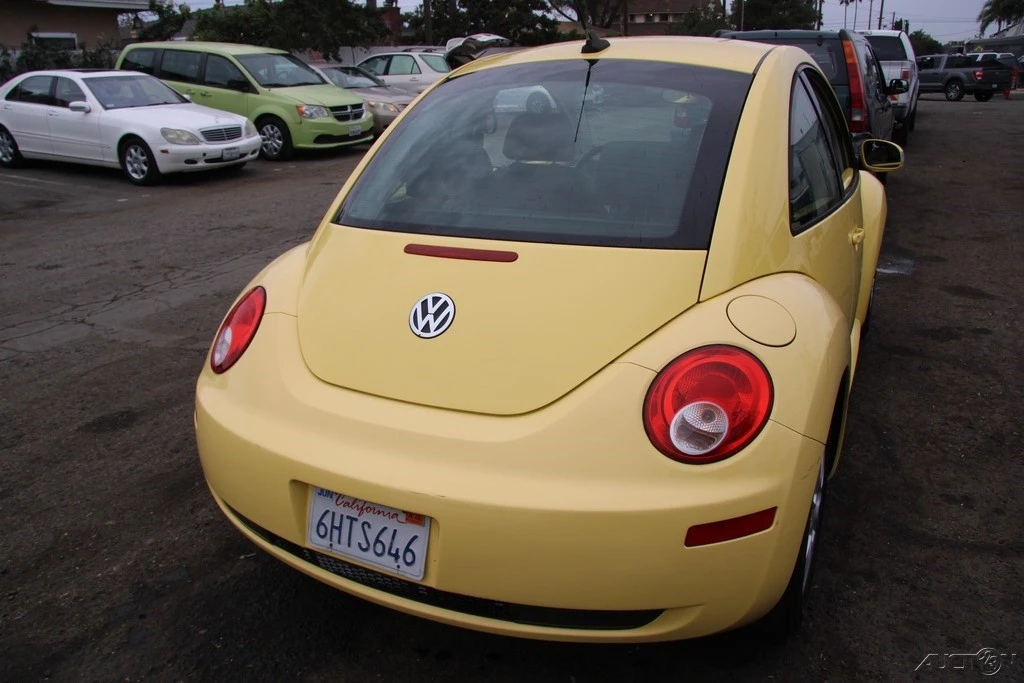2009 Volkswagen New Beetle - Image 4 of 21
