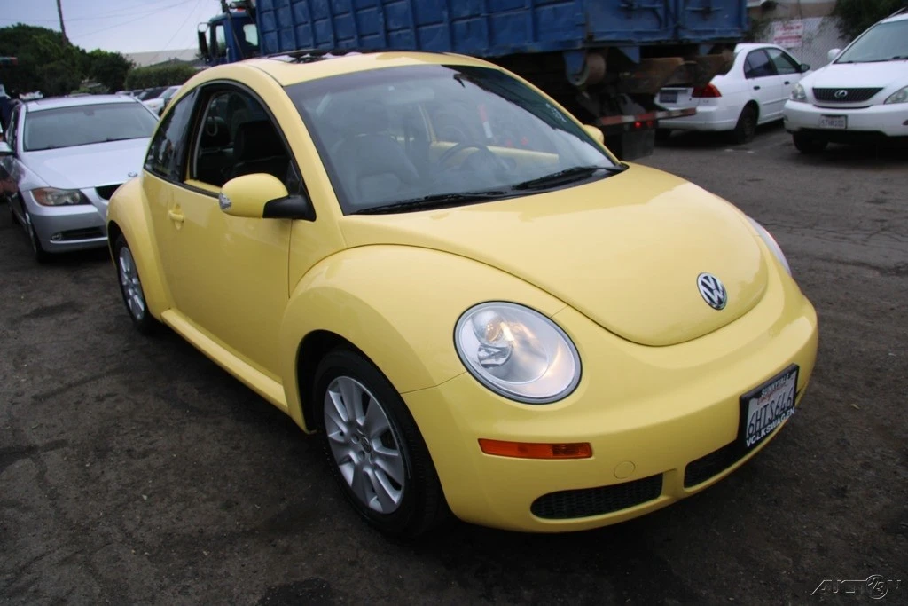 2009 Volkswagen New Beetle - Image 2 of 21