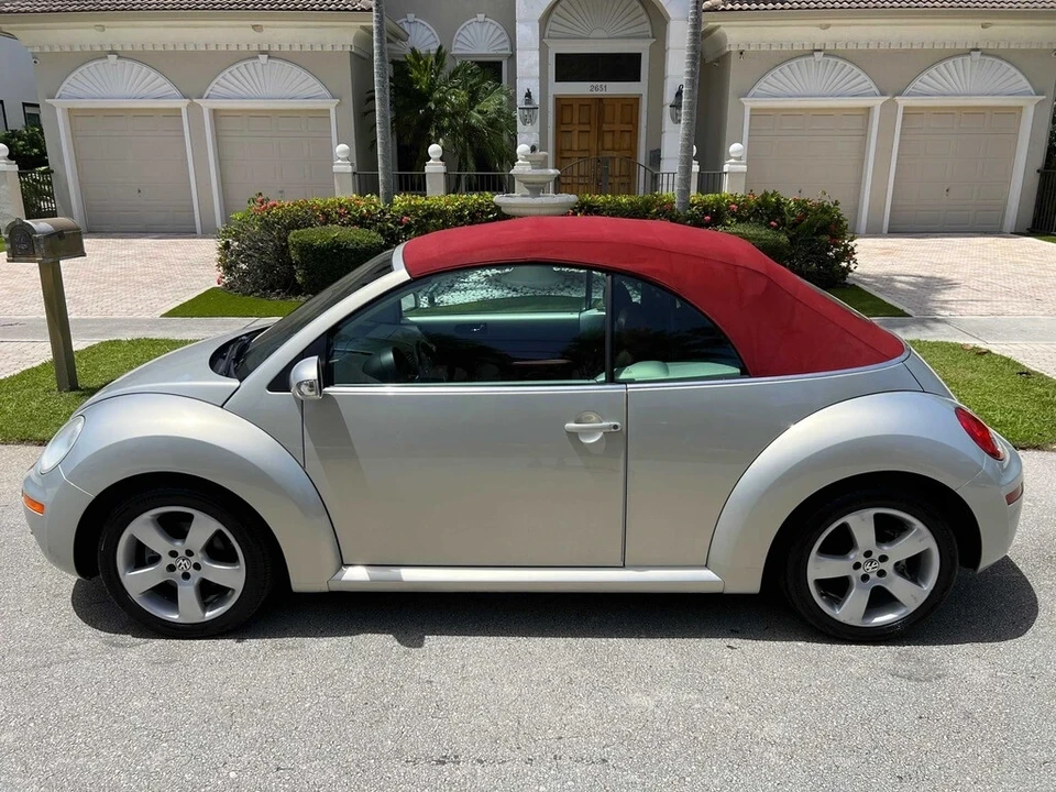 2009 Volkswagen New Beetle - Image 10 of 21