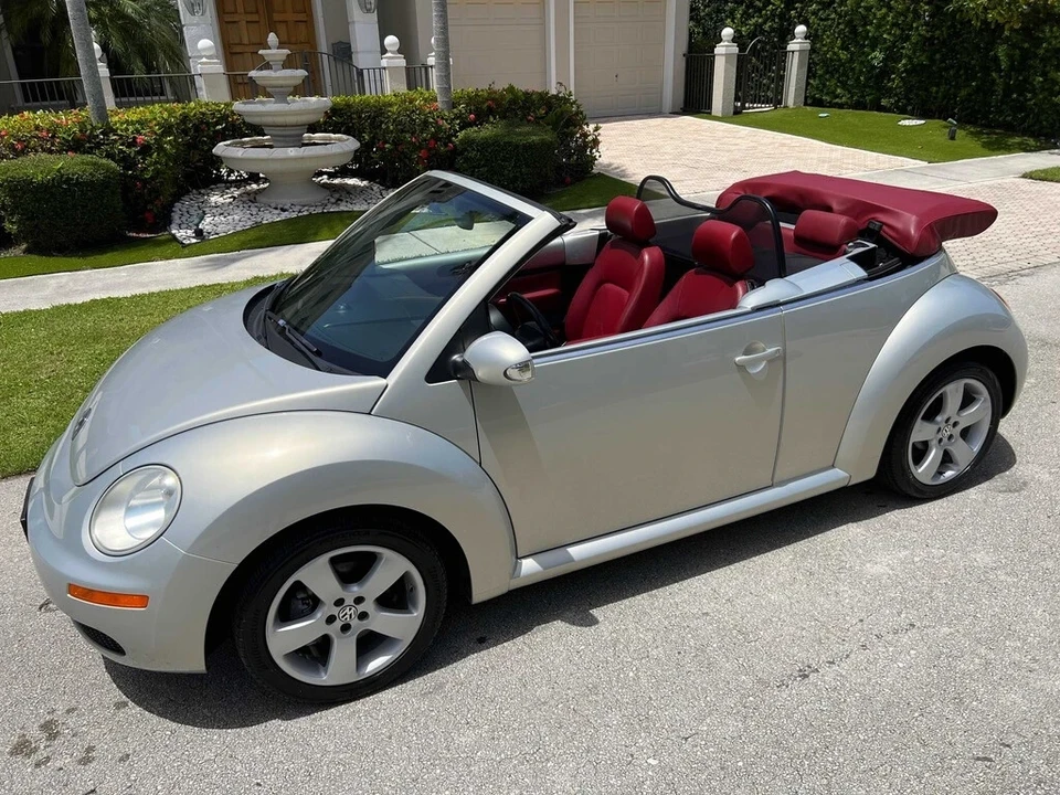 2009 Volkswagen New Beetle - Image 11 of 21