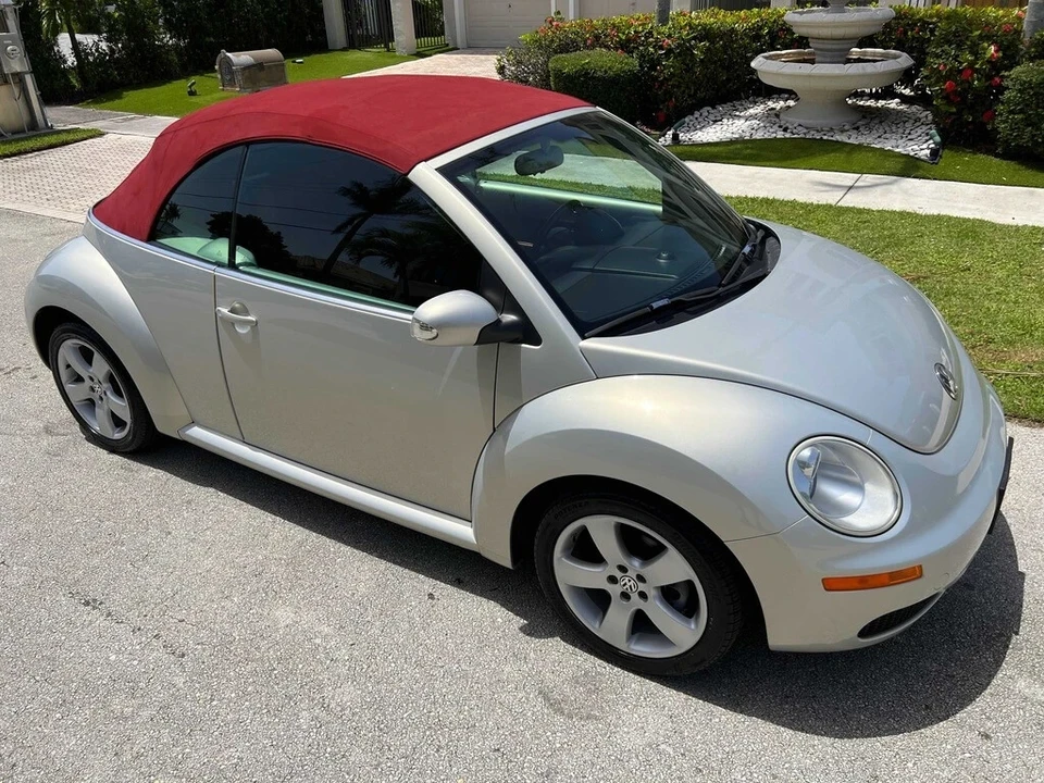 2009 Volkswagen New Beetle - Image 2 of 21