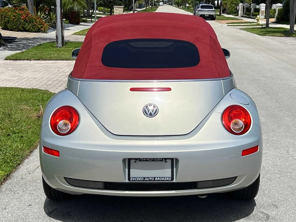 2009 Volkswagen New Beetle - Image 8 of 21