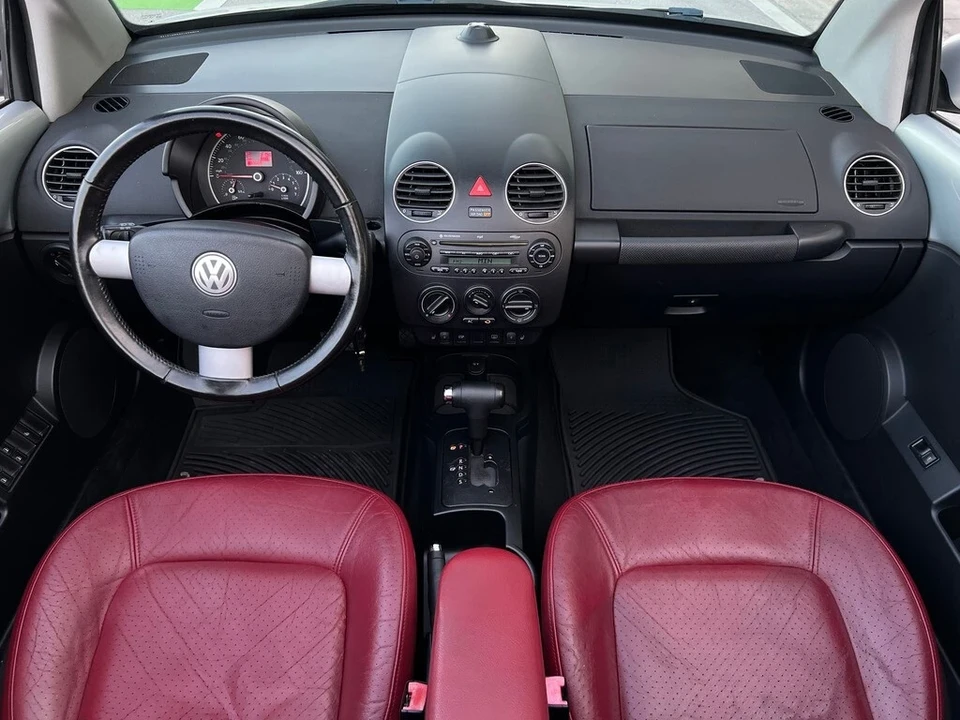 2009 Volkswagen New Beetle - Image 18 of 21