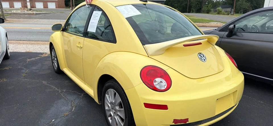 2009 Volkswagen New Beetle - Image 6 of 7