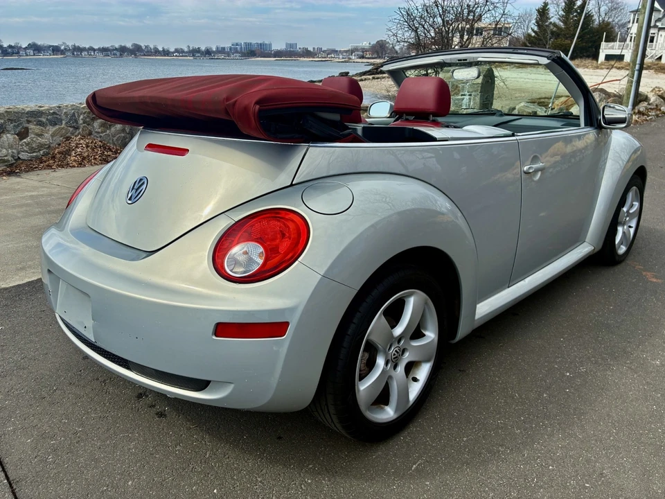 2009 Volkswagen New Beetle - Image 5 of 9