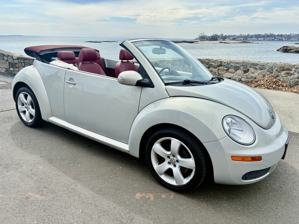 2009 Volkswagen New Beetle - Image 3 of 9