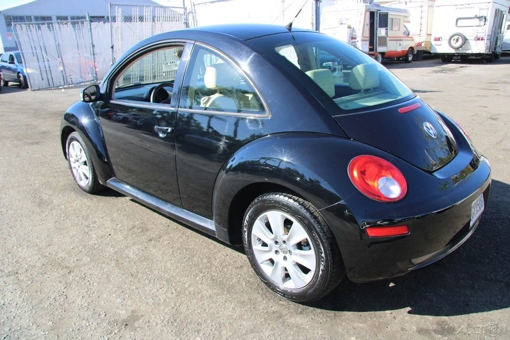 2009 Volkswagen New Beetle - Image 4 of 21