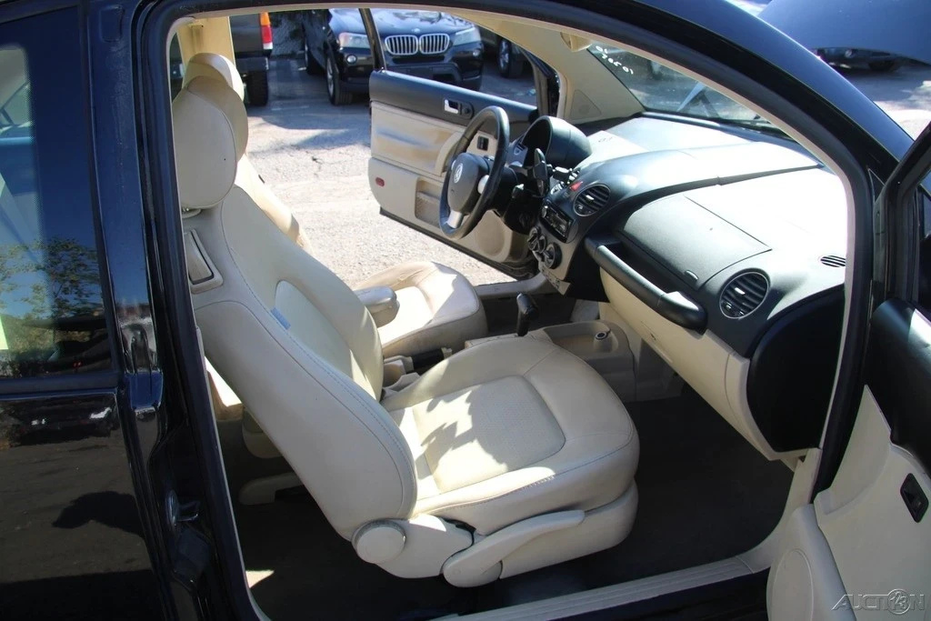 2009 Volkswagen New Beetle - Image 20 of 21