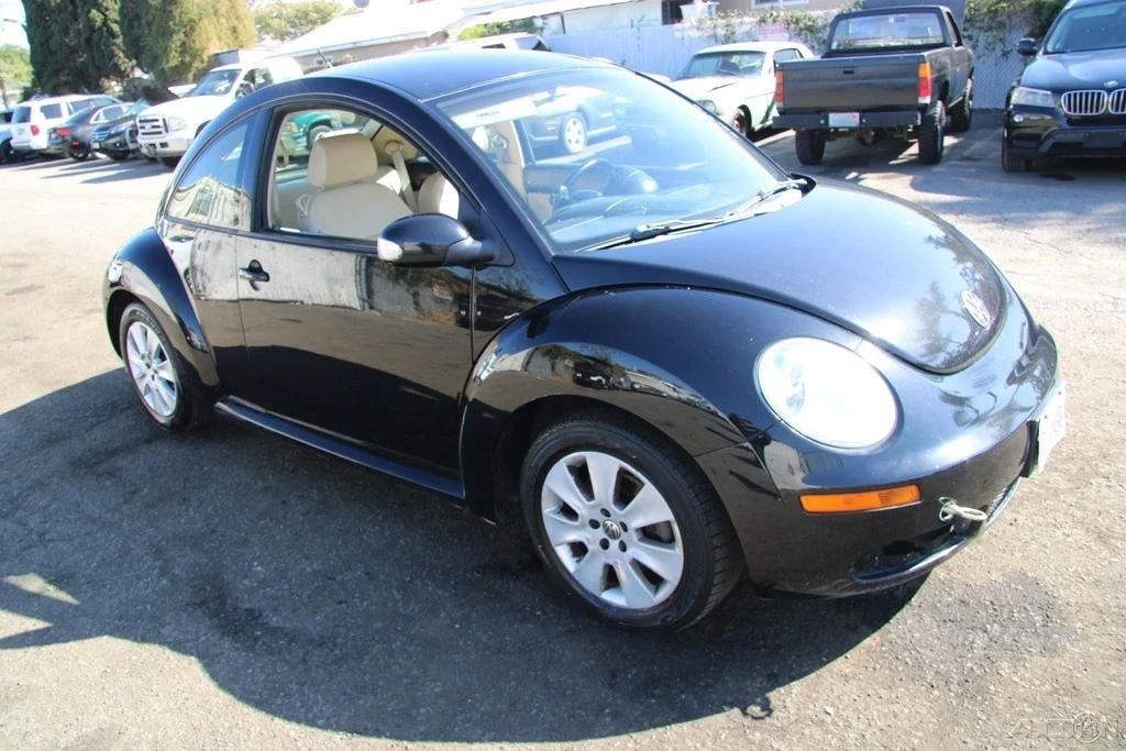 2009 Volkswagen New Beetle - Image 8 of 21