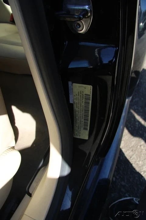 2009 Volkswagen New Beetle - Image 10 of 21