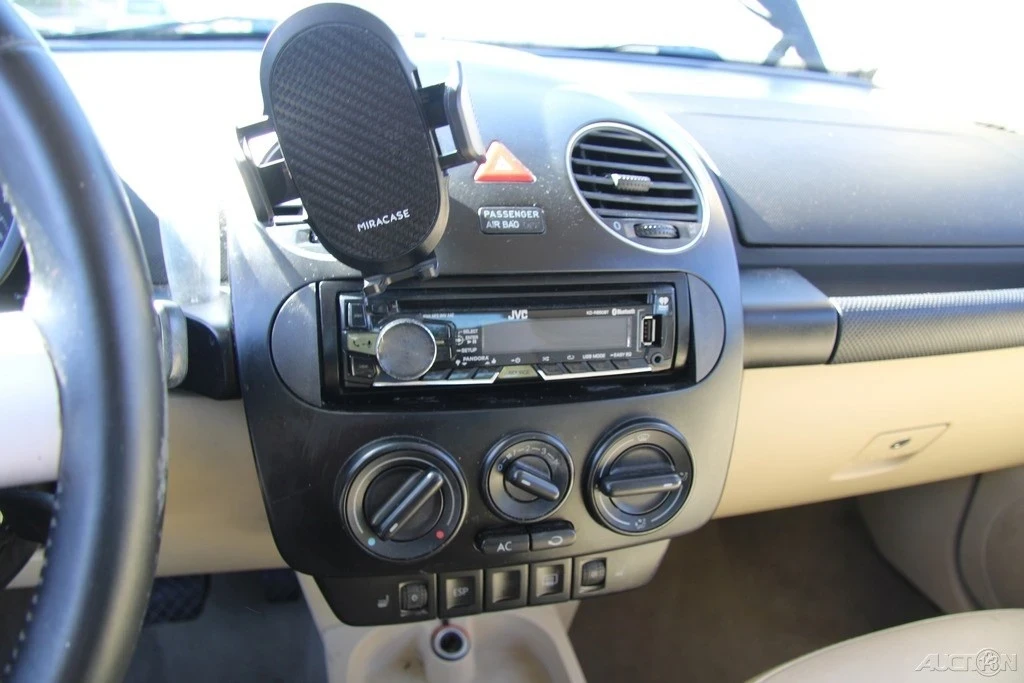2009 Volkswagen New Beetle - Image 15 of 21