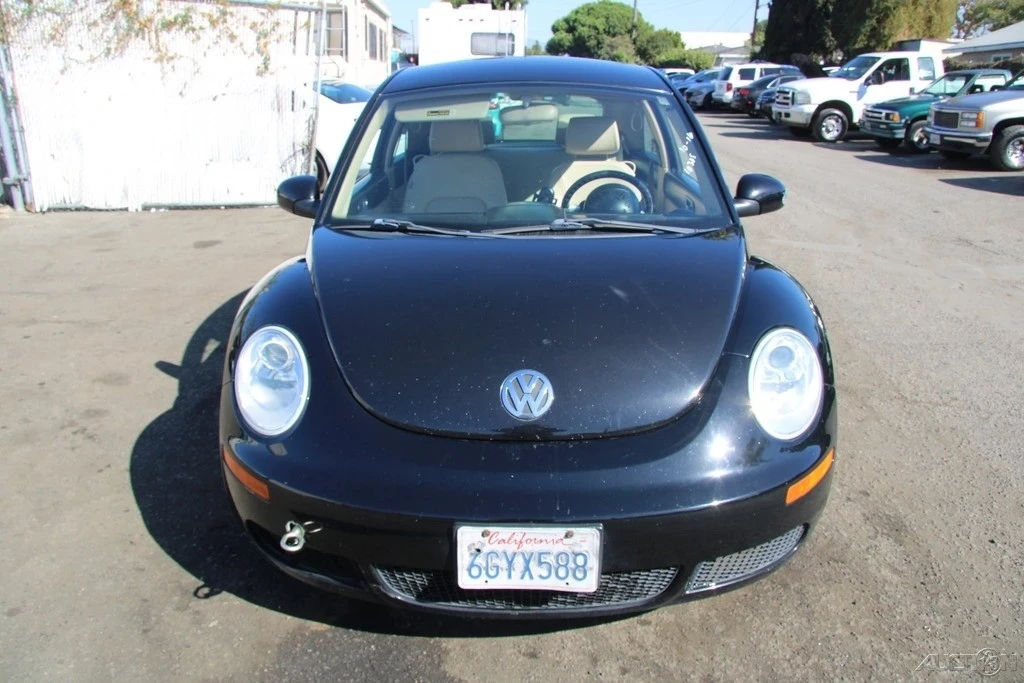2009 Volkswagen New Beetle - Image 9 of 21
