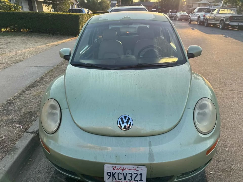 2009 Volkswagen New Beetle - Image 3 of 11