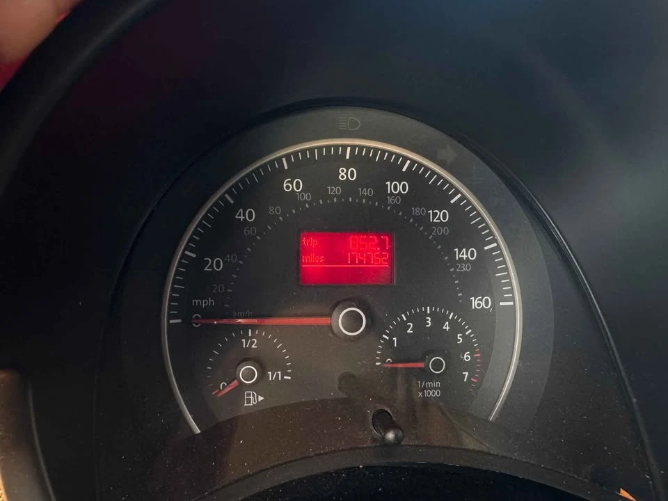 2009 Volkswagen New Beetle - Image 11 of 11